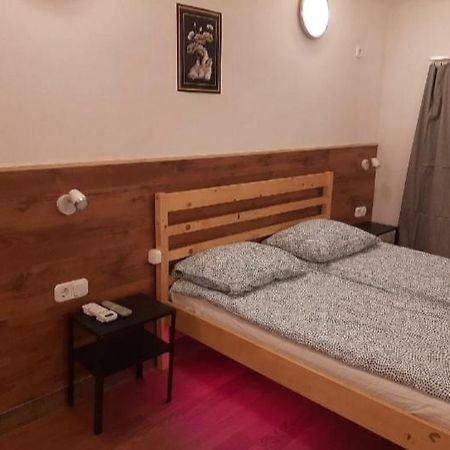 شقة بودابست  في Apartman Vorosmarty المظهر الخارجي الصورة