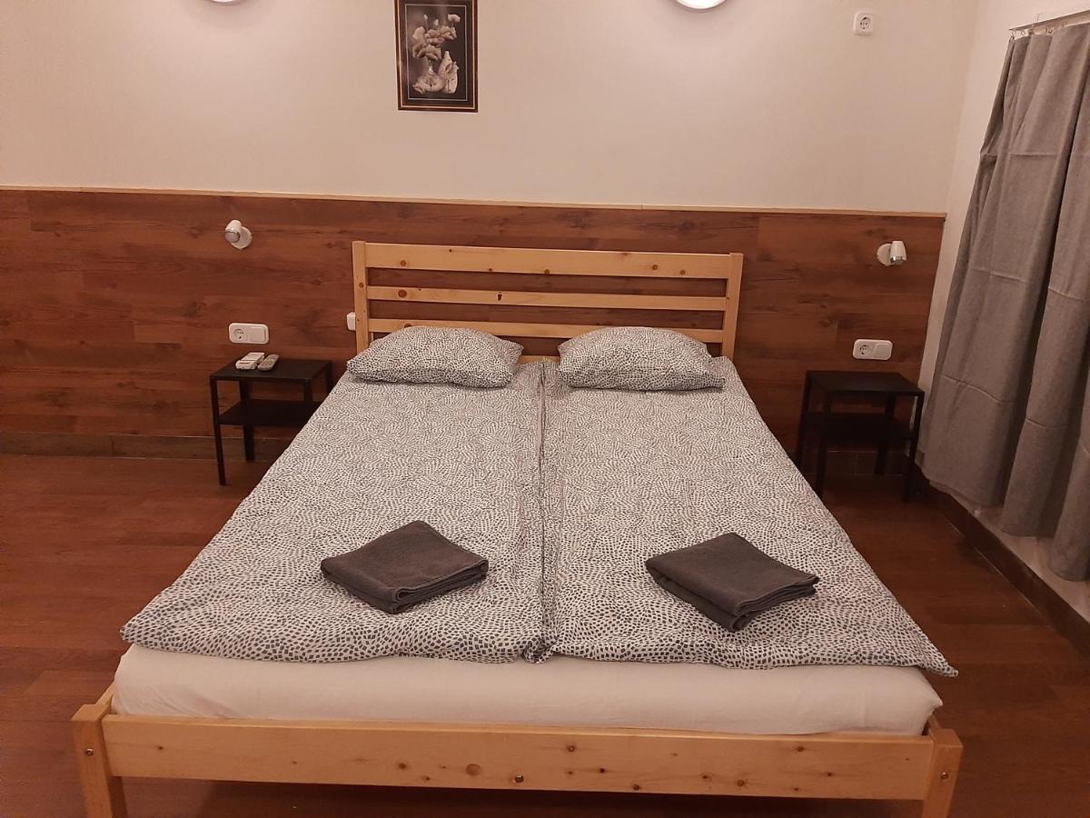 شقة بودابست  في Apartman Vorosmarty المظهر الخارجي الصورة