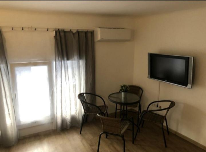 شقة بودابست  في Apartman Vorosmarty المظهر الخارجي الصورة