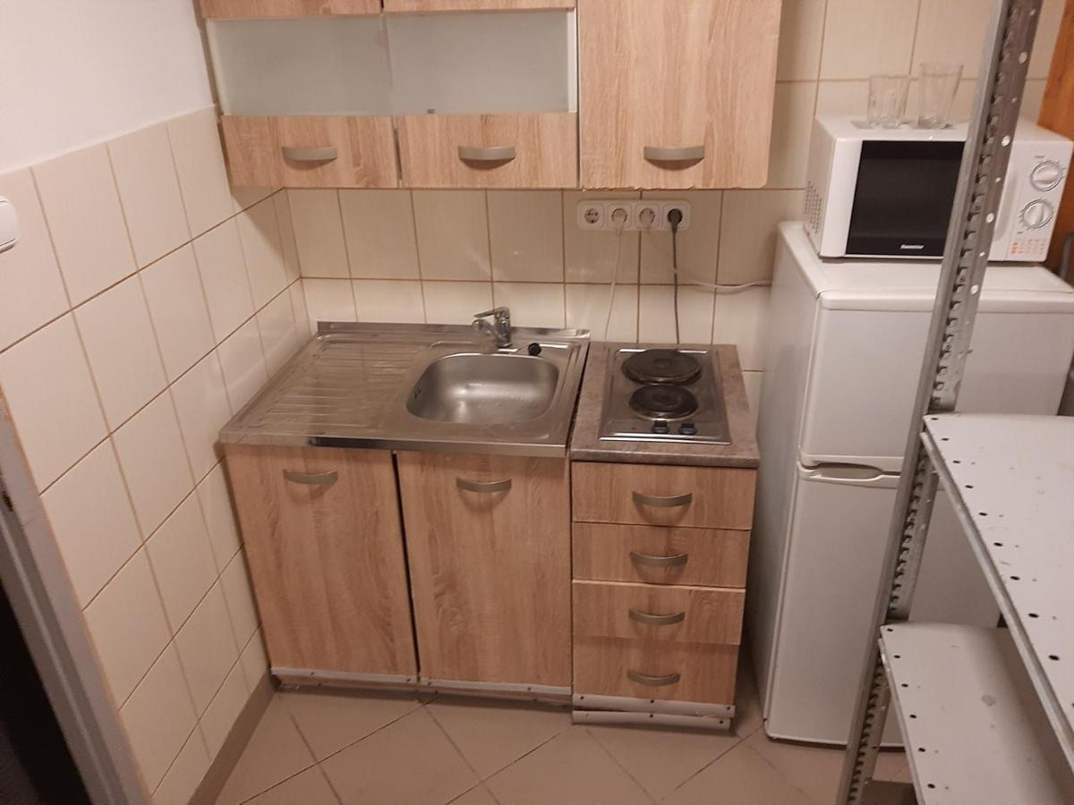 شقة بودابست  في Apartman Vorosmarty المظهر الخارجي الصورة
