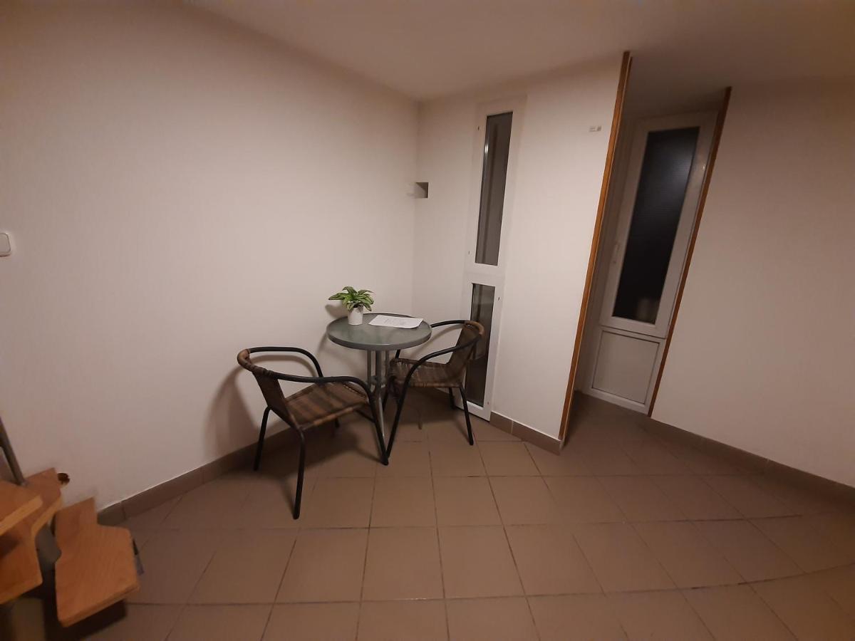 شقة بودابست  في Apartman Vorosmarty المظهر الخارجي الصورة