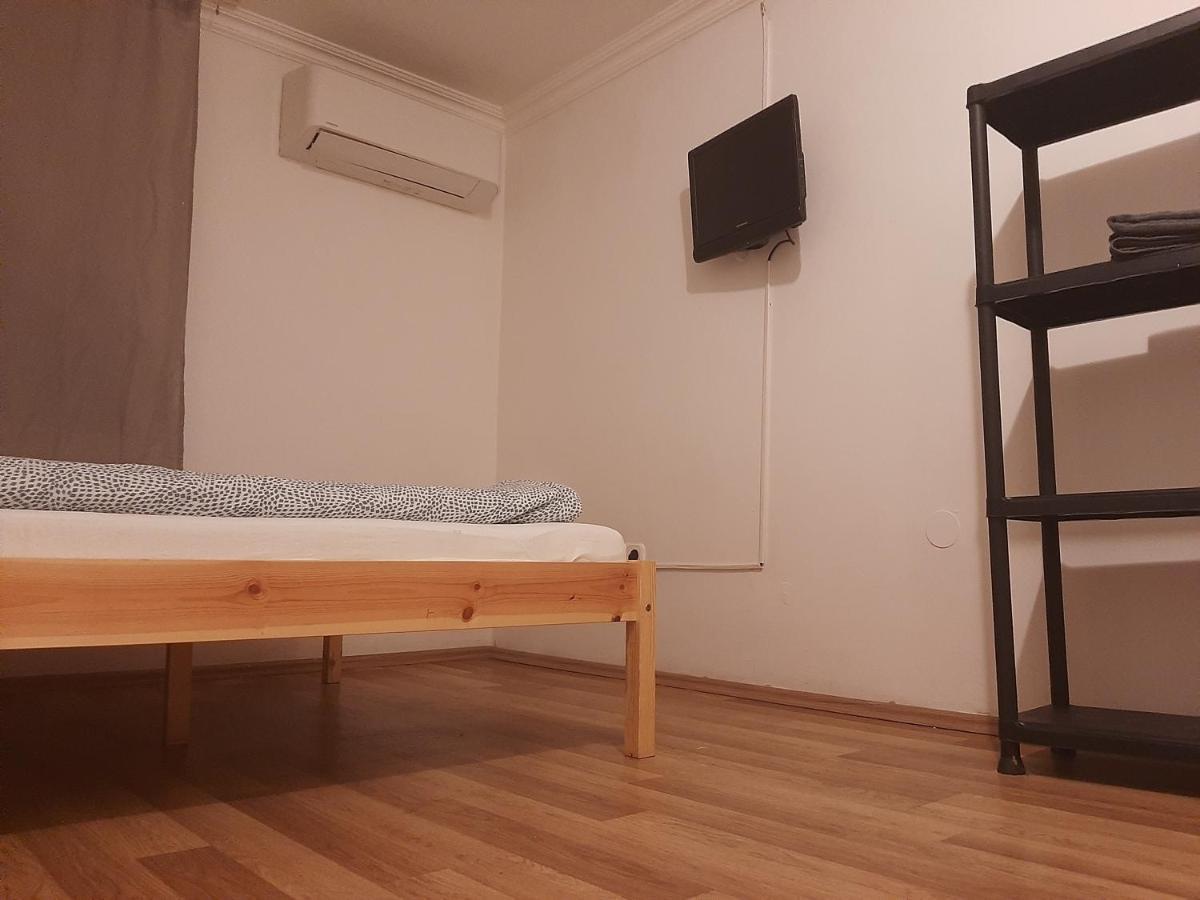 شقة بودابست  في Apartman Vorosmarty المظهر الخارجي الصورة