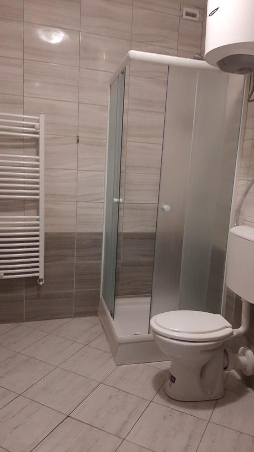 شقة بودابست  في Apartman Vorosmarty المظهر الخارجي الصورة