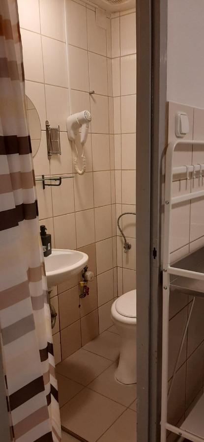 شقة بودابست  في Apartman Vorosmarty المظهر الخارجي الصورة