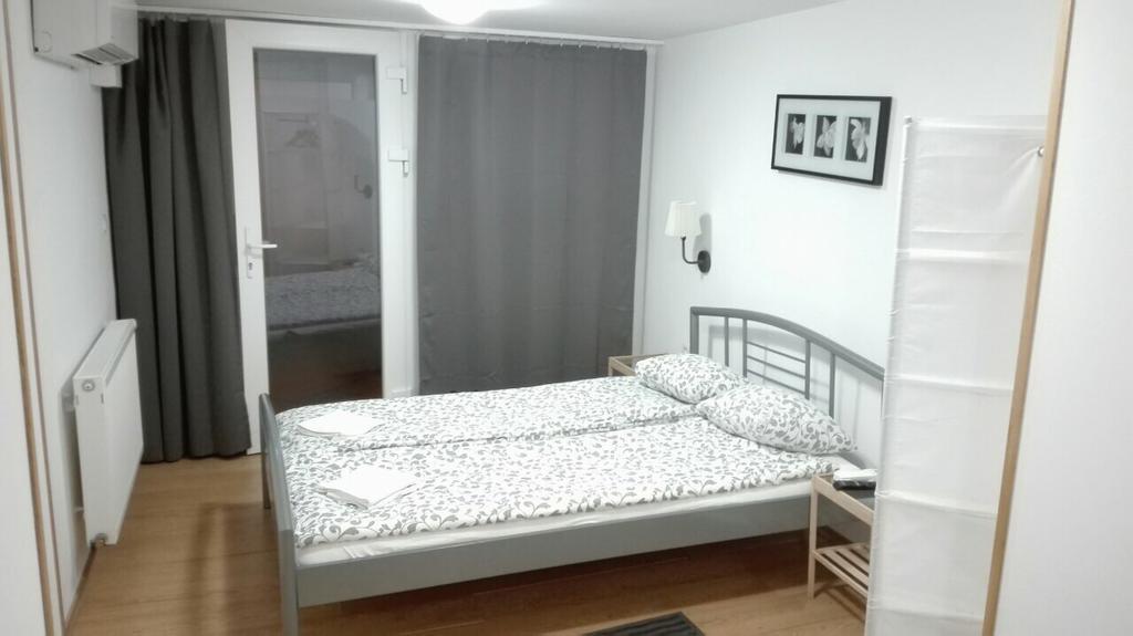 شقة بودابست  في Apartman Vorosmarty المظهر الخارجي الصورة