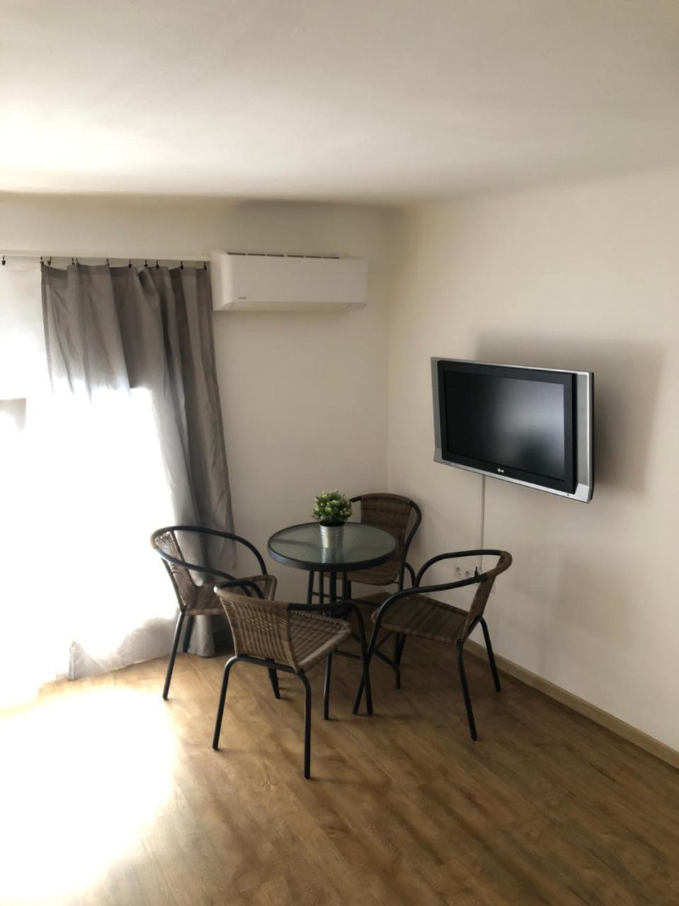 شقة بودابست  في Apartman Vorosmarty المظهر الخارجي الصورة